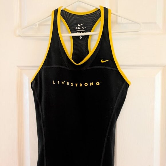NIKE Live Strong Athletic Top Size Medium - Picture 1 of 6
